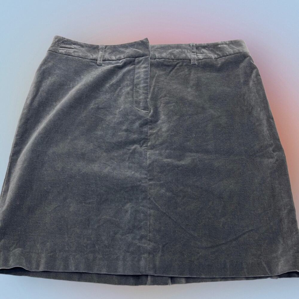 ATTENTION Womenโs 10 Gray Velvet Mini Skirt